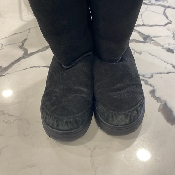 UGG Australia Shanleigh Black Sheepskin Lined Embroidered Heritage Line Boots 9 - Picture 13 of 13